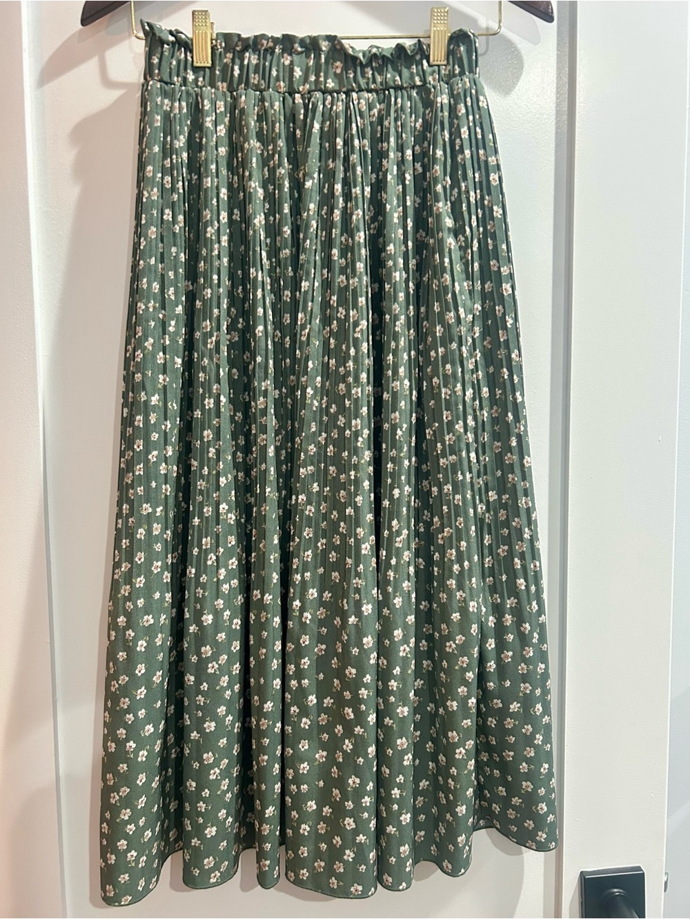 Green Floral Pleated Midi Skirt